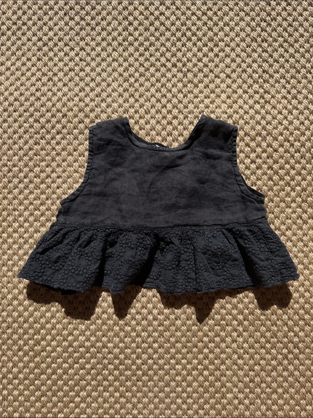 VIOLETA E FEDERICO Spanish Black Ruffle Hem Sleeveless Top size 3 years